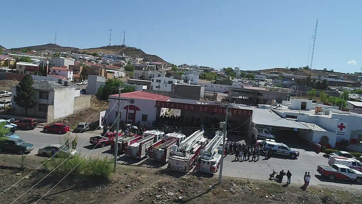 Dan último adiós a Comandante Lares